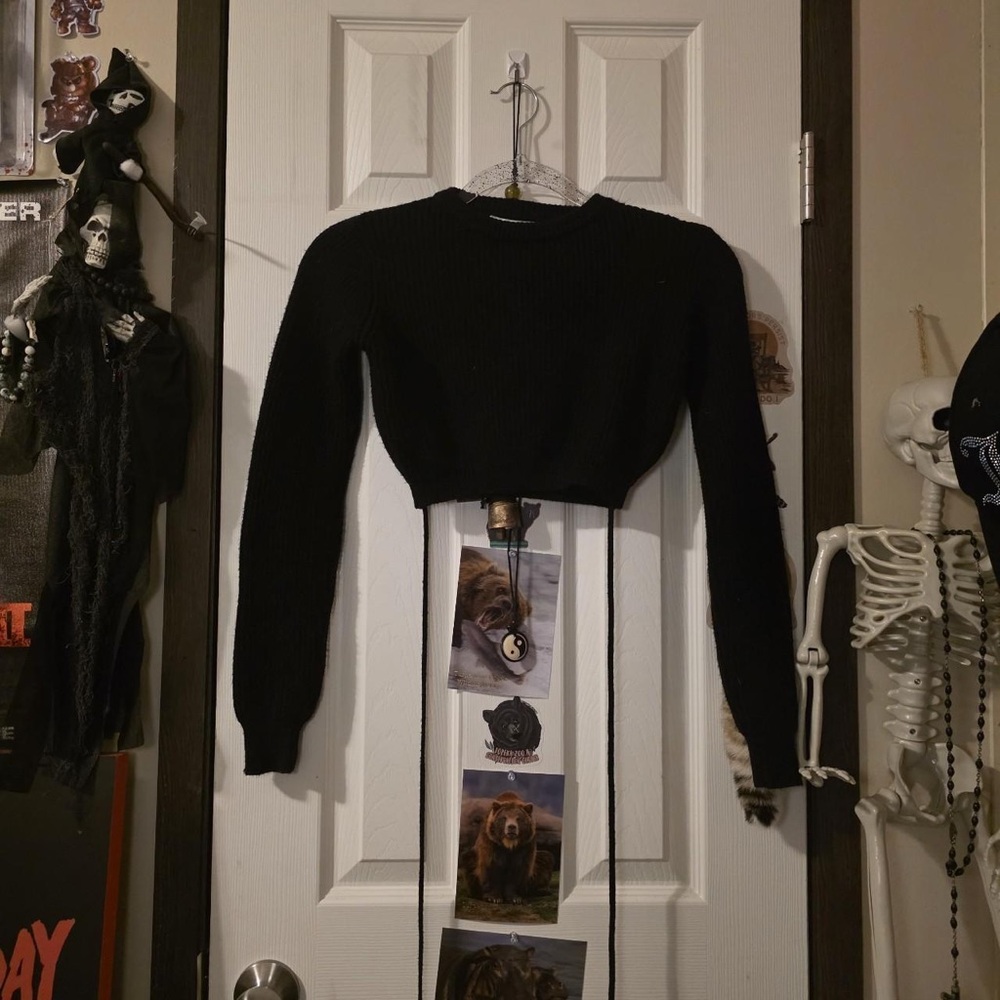 Adika Black Cropped Ribbed Crewneck Top